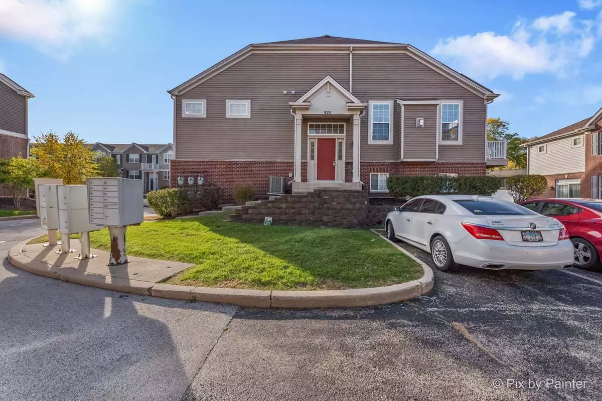 Naperville, IL 60563,920 Charlton Lane #920