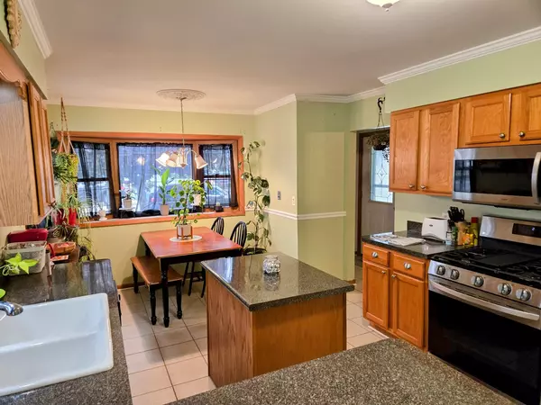 Manteno, IL 60950,32 N Walnut Street