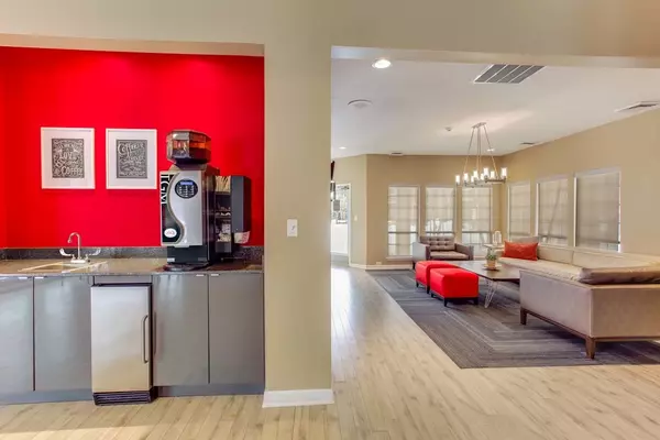 Willowbrook, IL 60527,291 Lincoln Oaks Drive #1716