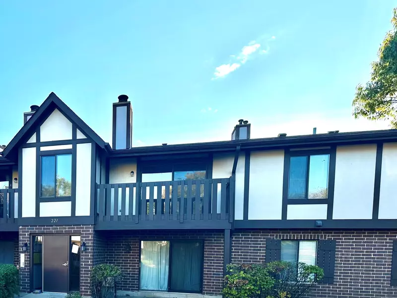 221 Uteg Street #G, Crystal Lake, IL 60014