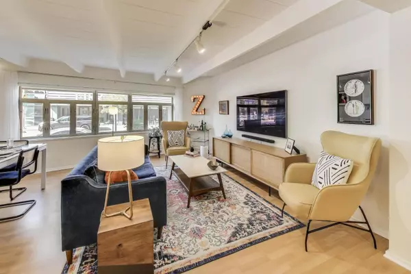 Evanston, IL 60201,1862 Sherman Avenue #1NE