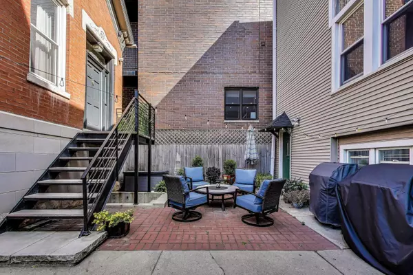 Chicago, IL 60622,918 N Winchester Avenue #4