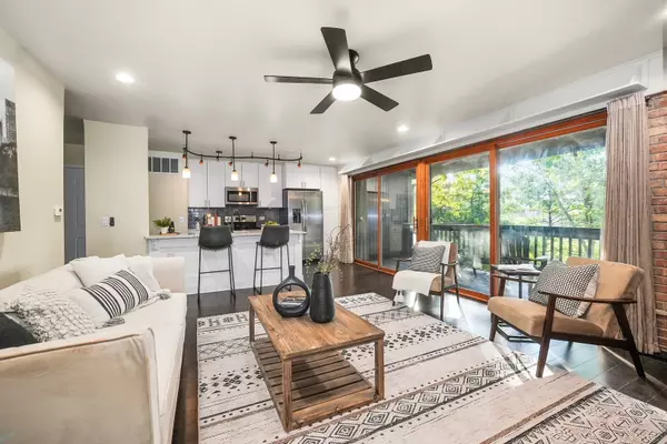 Lisle, IL 60532,5501 Lakeside Drive #3B