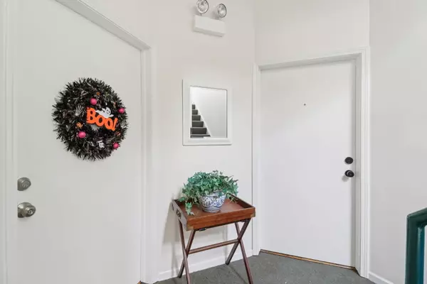 Chicago, IL 60614,2735 N Kenmore Avenue #2S