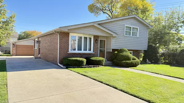 12913 Crestbrook Court, Crestwood, IL 60418