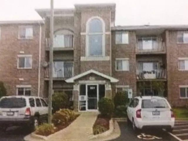 Addison, IL 60101,881 Swift Road #206
