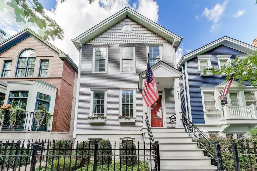 2436 N Janssen Avenue, Chicago, IL 60614