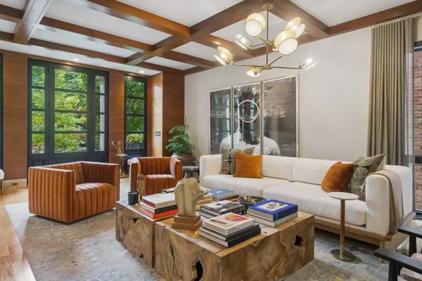 Chicago, IL 60613,1446 W BELLE PLAINE Avenue