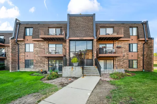 620 Tralee Court #3A, Schaumburg, IL 60193