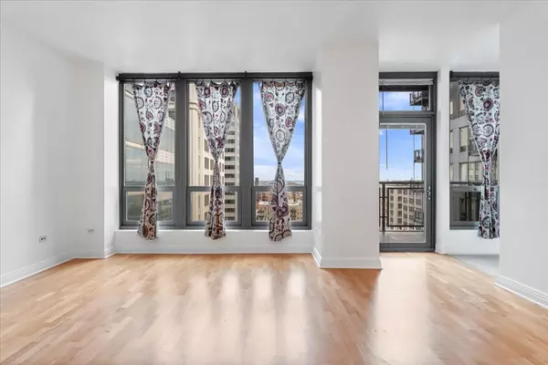 565 W Quincy Street #1216, Chicago, IL 60661