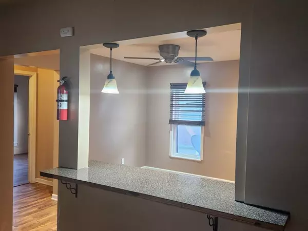 Joliet, IL 60436,208 Illinois Street #2