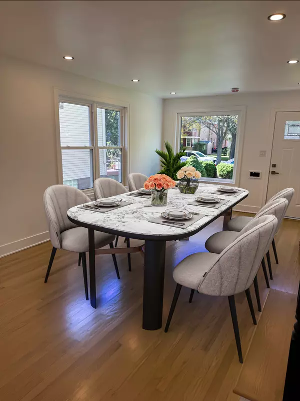 Evanston, IL 60202,1037 Dodge Avenue