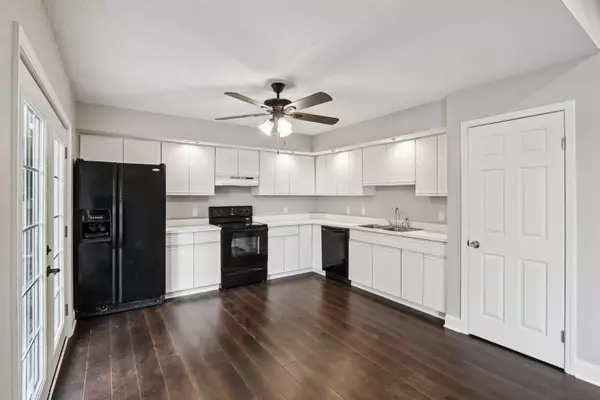 Champaign, IL 61822,3103 Timberline Drive