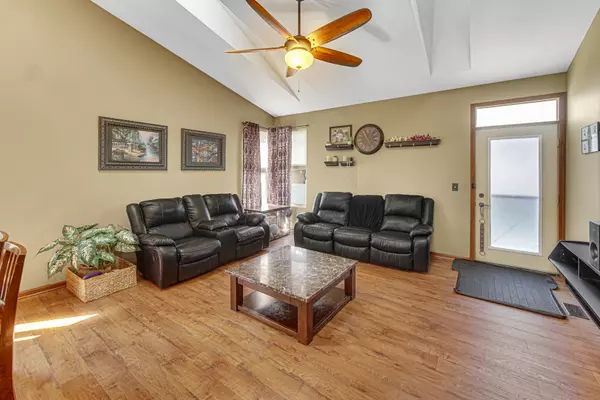 Woodstock, IL 60098,1819 Woodside Drive