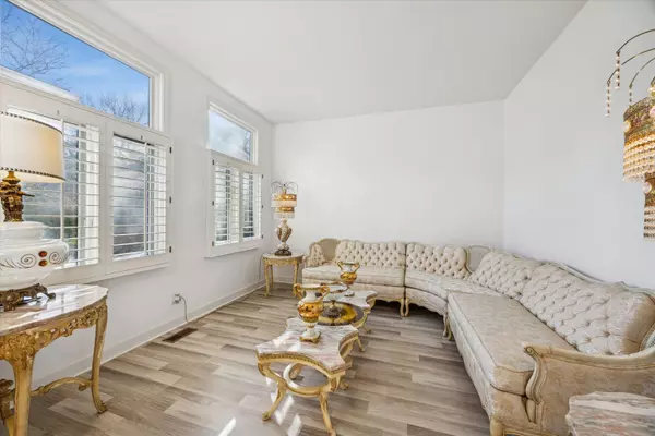 Woodridge, IL 60517,17 Mashie Court