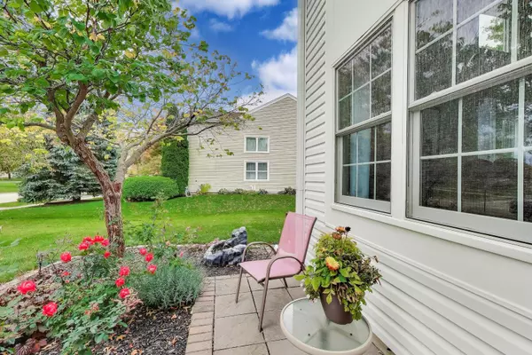 Lindenhurst, IL 60046,470 Country Place