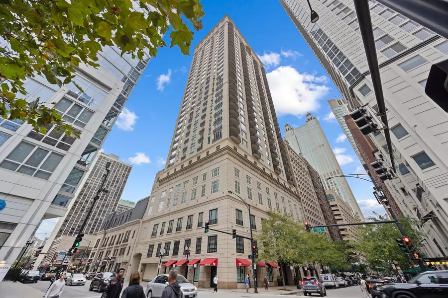 10 E Delaware Street #27E, Chicago, IL 60611