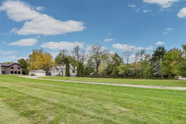 Mundelein, IL 60060,207 Shady Lane