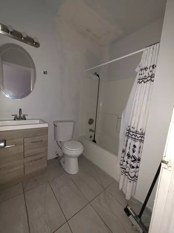 Chicago, IL 60624,3629 W Lexington Street