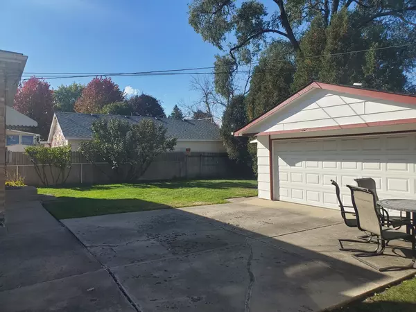 Chicago Ridge, IL 60415,10912 Princess Avenue