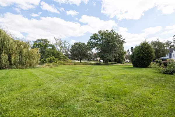 Barrington, IL 60010,26900 W Taylor Street