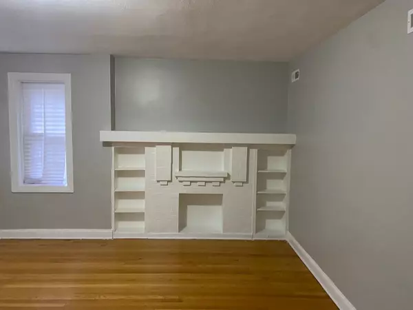 7822 S Kingston Avenue #1, Chicago, IL 60649