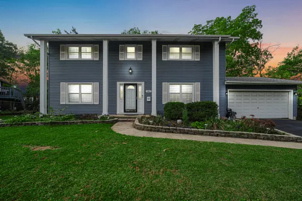 4 Wolfe Court, Woodridge, IL 60517