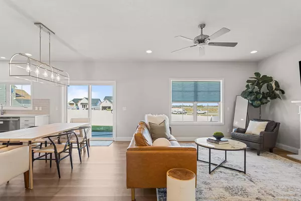 Champaign, IL 61822,3910 Obsidian Drive