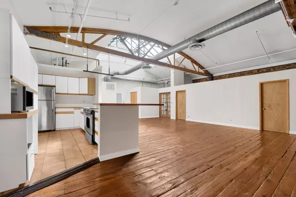 Chicago, IL 60616,1617 S Michigan Avenue #202