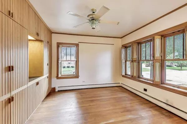 Skokie, IL 60077,8128 Laramie Avenue