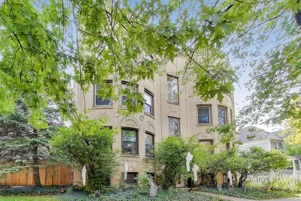 Chicago, IL 60626,6737 N Greenview Avenue #2S