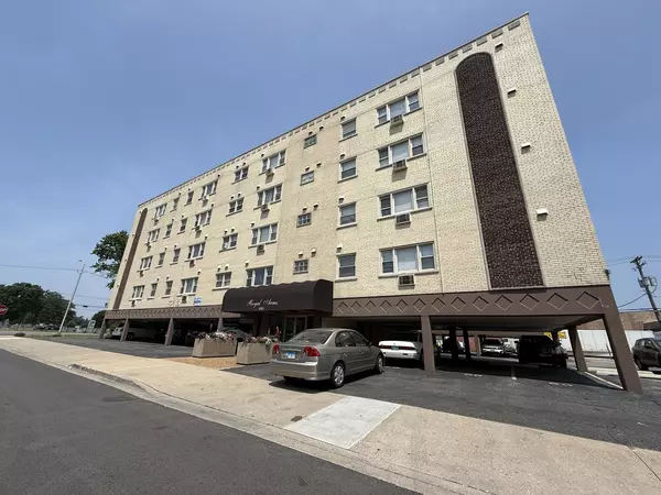 3001 Thatcher Avenue #2D, River Grove, IL 60171