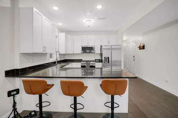 Chicago, IL 60616,31 E 26th Street #4