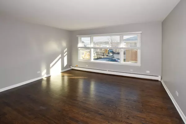 Niles, IL 60714,6925 N Rosemary Lane #2E