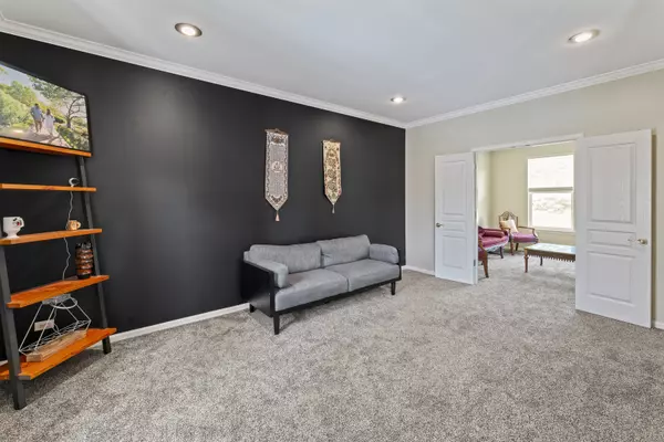 Algonquin, IL 60102,601 Woods Creek Lane