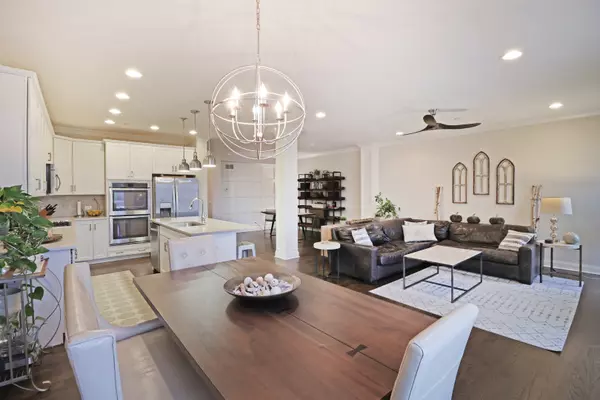 Western Springs, IL 60558,5918 Flagg Creek Lane