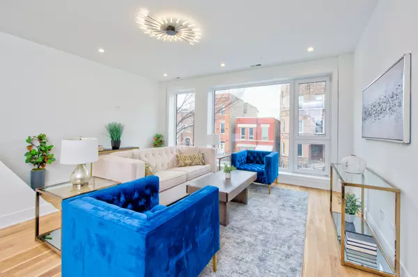 Chicago, IL 60622,1325 N Artesian Avenue #2