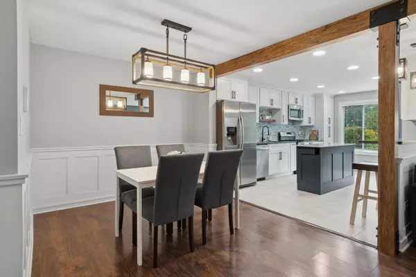 Naperville, IL 60565,91 Midhurst Court #102A