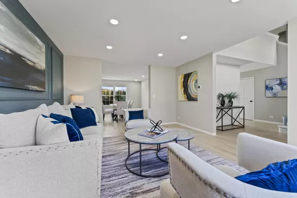 West Chicago, IL 60185,1655 Whispering Oaks Court