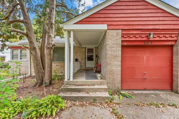 Highland Park, IL 60035,263 Barberry Road