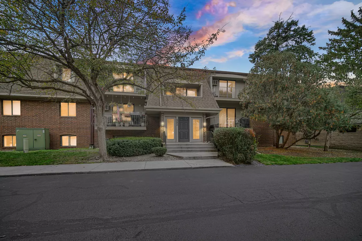 Naperville, IL 60565,128 E Bailey Road #G