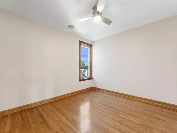 Chicago, IL 60625,4720 N Springfield Avenue #3