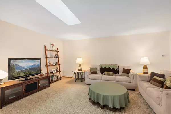 Crestwood, IL 60418,5002 W Circle Place