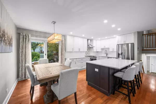 Arlington Heights, IL 60004,215 W Hintz Road