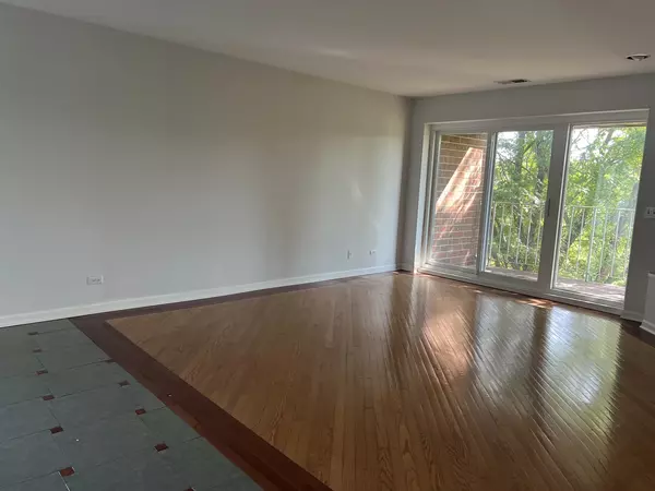 Elk Grove Village, IL 60007,805 Leicester Road #320