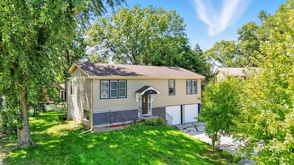 Bolingbrook, IL 60440,565 COTTONWOOD Circle