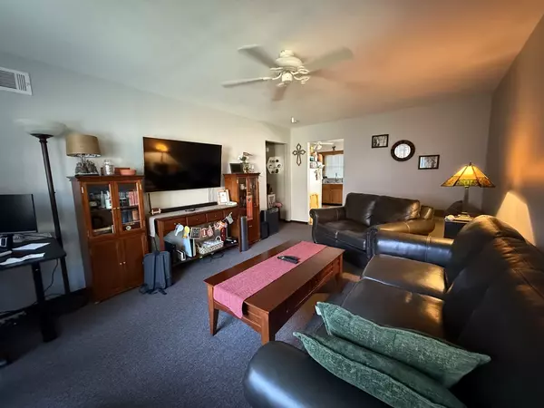 Lombard, IL 60148,230 Troy Lane