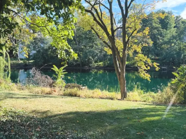 Oak Brook, IL 60523,210 Saint Michael Court