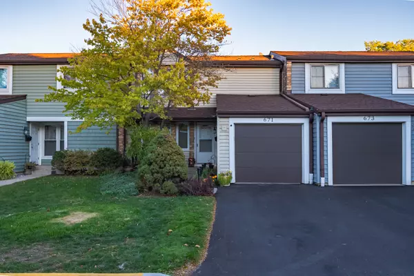 671 Cedarwood Court, Wheeling, IL 60090