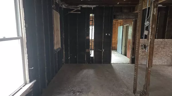 Chicago, IL 60621,6925 S Stewart Avenue